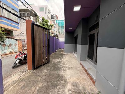 Rent · 4 bd · 250 м² · Quận 7, ул. Đường Lý Phục Man