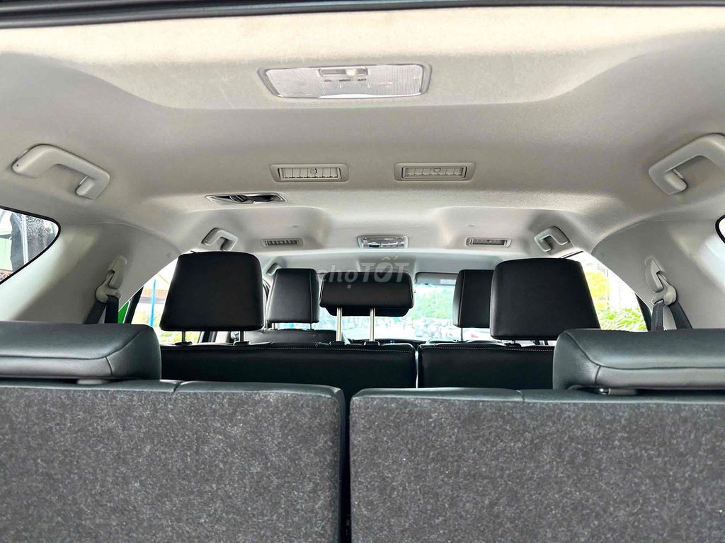 Toyota Fortuner 2024 2.4L 4x2 sx 2024 màu đen. Mua bán Ô tô tại Quận Cầu Giấy Hà Nội được đăng bởi Cao Quý hình 19