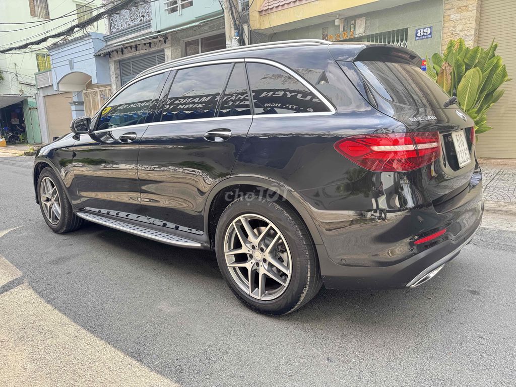Mercedes Benz GLC300 4matic model  2017 - 62000 km. Mua bán Ô tô tại Quận 11 Tp Hồ Chí Minh được đăng bởi quan hình 5