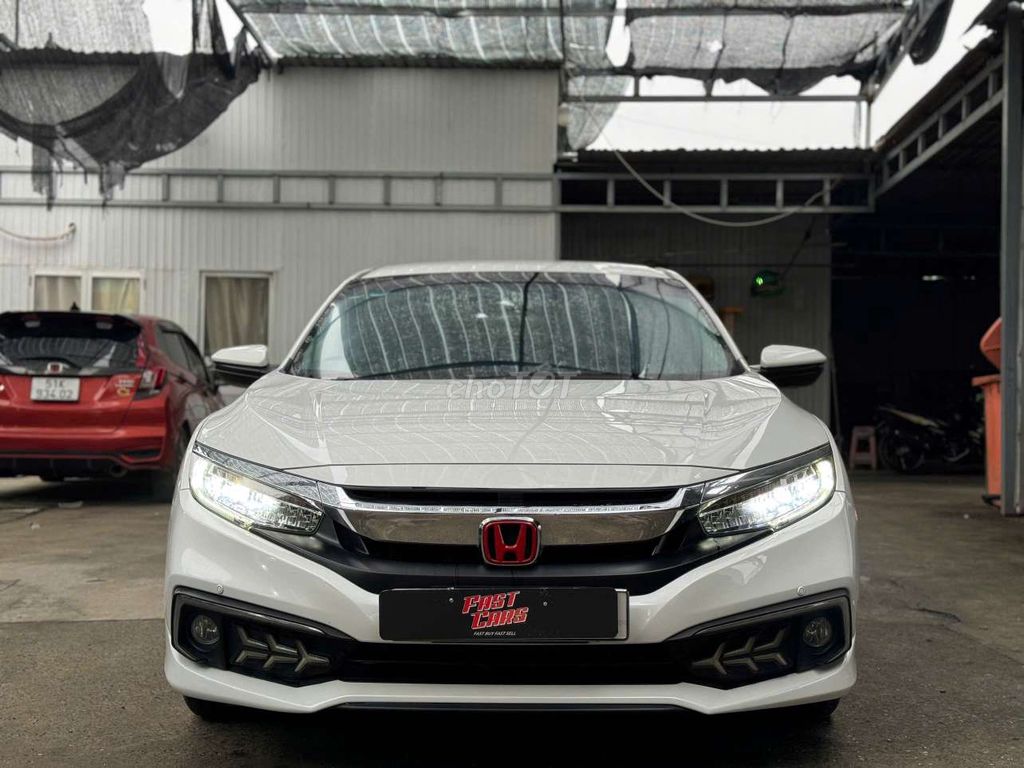 Honda Civic 2021 bản G 1.8L,màu trắng,đi 67.000 km