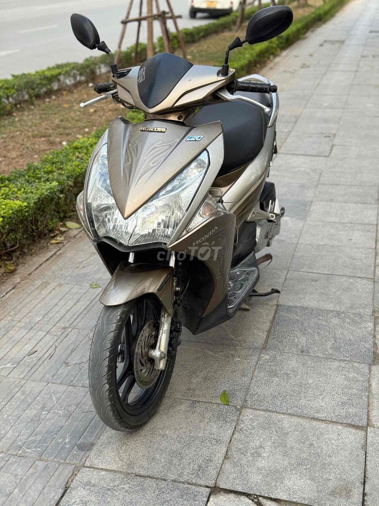 Honda Air Blade Fi 2012 родной мотор, тихий ход