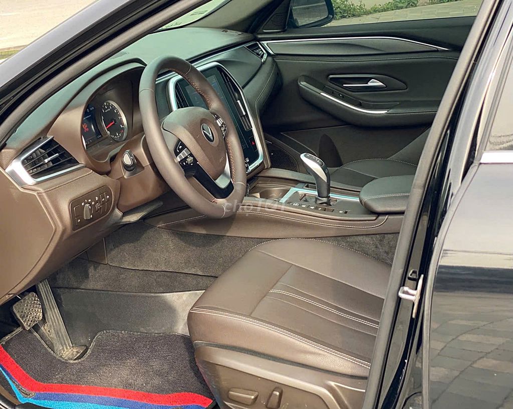 VinFast Lux A 2.0 Plus SX 2019 Mới 90%. Mua bán Ô tô tại Quận Long Biên Hà Nội được đăng bởi VIETNAM OTO hình 7