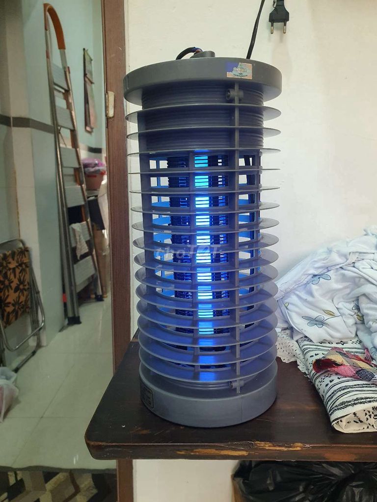 Đèn diệt muỗi Liên Hiệp Thành Xanh UV nhỏ gọn. Mua bán Đèn tại Quận 5 Tp Hồ Chí Minh được đăng bởi Anh LỘC hình 1
