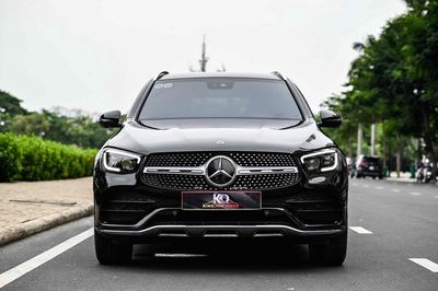 GLC300 AMG Model 2023 màu đen/ nt đen Cool ngầu