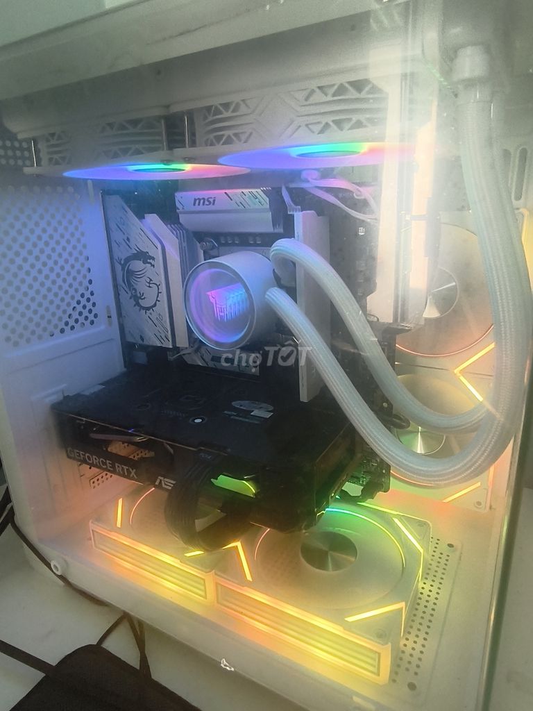 Case + Màn PC MSI RTX 5060 16GB Trắng. Mua bán Máy tính để bàn tại Thành phố Buôn Ma Thuột Đắk Lắk được đăng bởi Trần Văn Nguyên hình 1