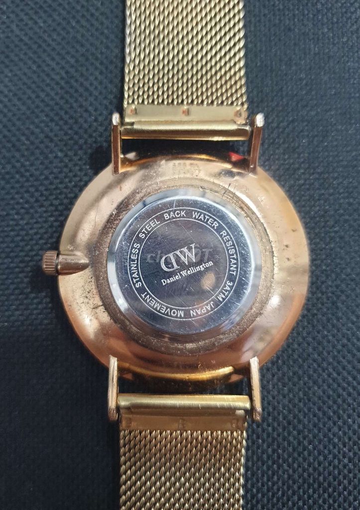 Đồng hồ pin DW máy nhật