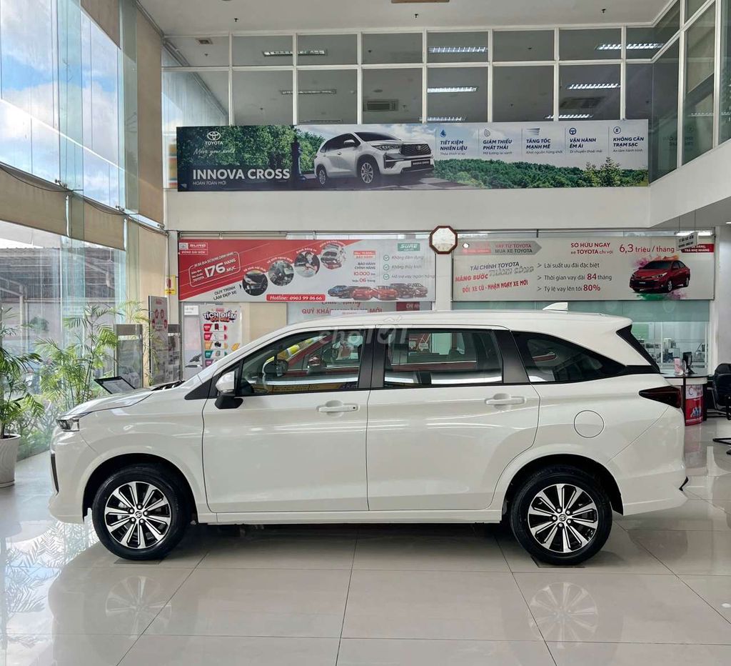 Toyota Avanza Premio 2024 photo 4