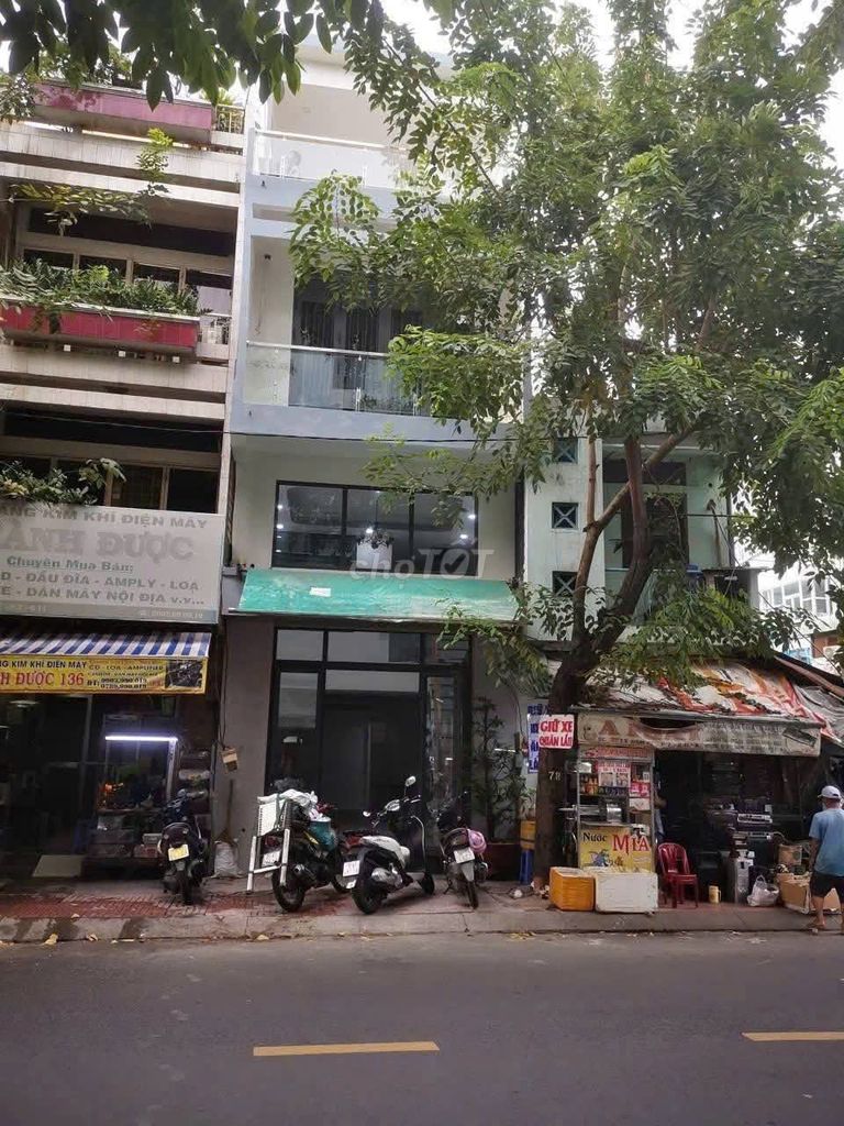 Mặt tiền Lý Nam Đế, Q11. 3 Lầu ST, 3PN 3WC, 4.5x12m