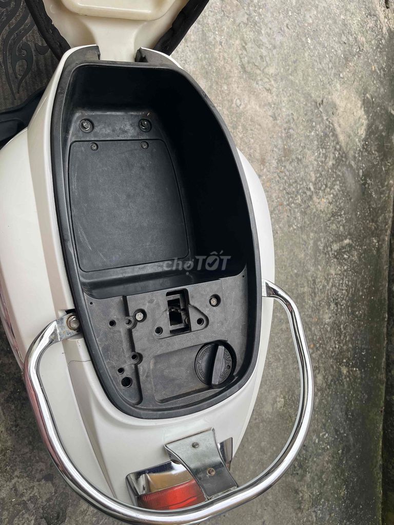 Xe tay ga Roma 50cc màu Trắng. Mua bán Xe máy tại Quận Bắc Từ Liêm Hà Nội được đăng bởi Hi hình 2