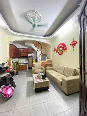 Nhà phố 30 m² · 3 PN · Phố Nguyễn Chính