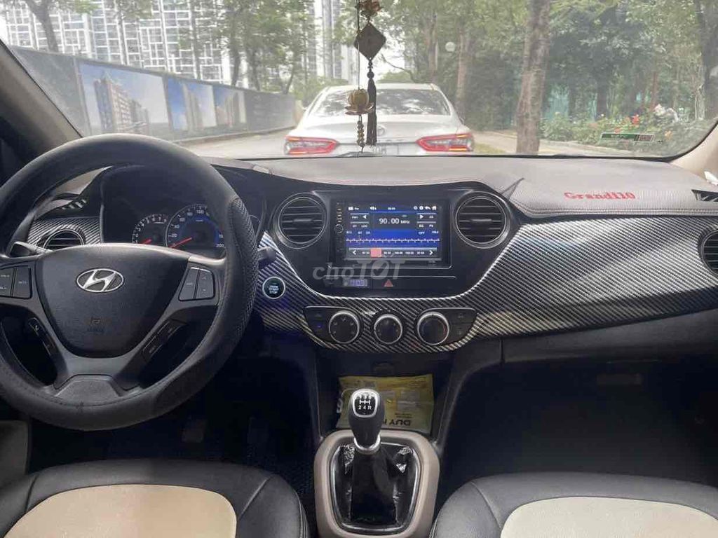 Hyundai i10 Bản đủ Đỏ. Mua bán Ô tô tại Quận Nam Từ Liêm Hà Nội được đăng bởi Nguyễn Đức Trọng hình 7