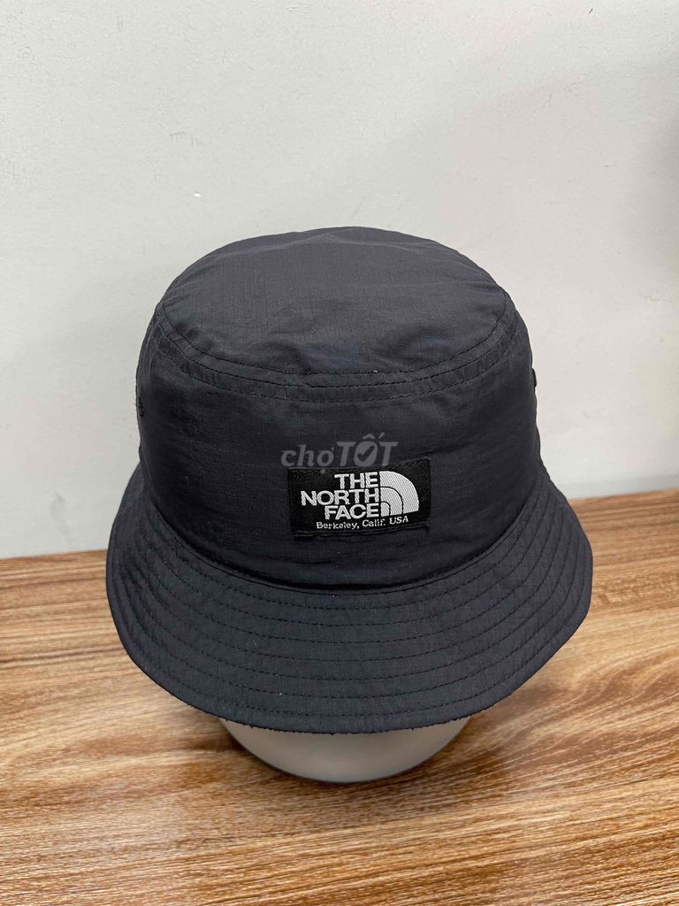Bucket TNF size 56-58 Giá: 320k, 2 mặt ___________. Mua bán Phụ kiện thời trang khác tại Quận Cầu Giấy Hà Nội được đăng bởi Chất Secondhand hình 1