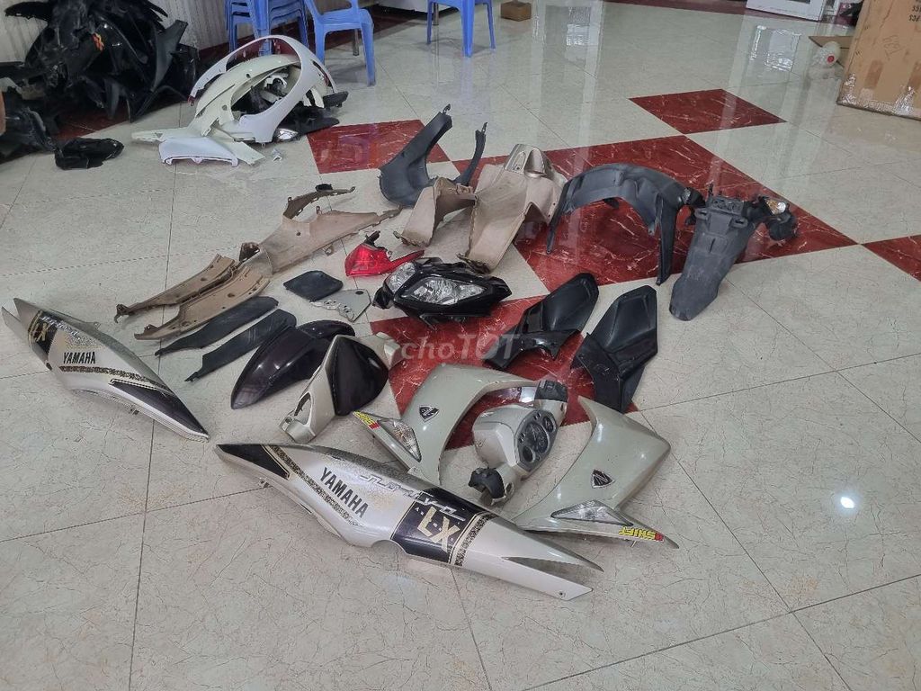 Dàn áo nouvo lx135 tặng đèn. ( no 4). Mua bán Phụ tùng xe tại Huyện Nhơn Trạch Đồng Nai được đăng bởi Vlap Fam hình 4