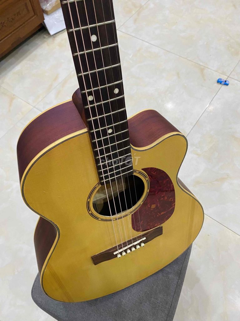 Thanh lý guitar gỗ thịt mới 99% giá 990k