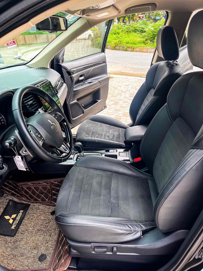Mitsubishi Outlander 2022 2.0 CVT - 65000km. Mua bán Ô tô tại Quận Long Biên Hà Nội được đăng bởi Mr Tài Oto hình 5