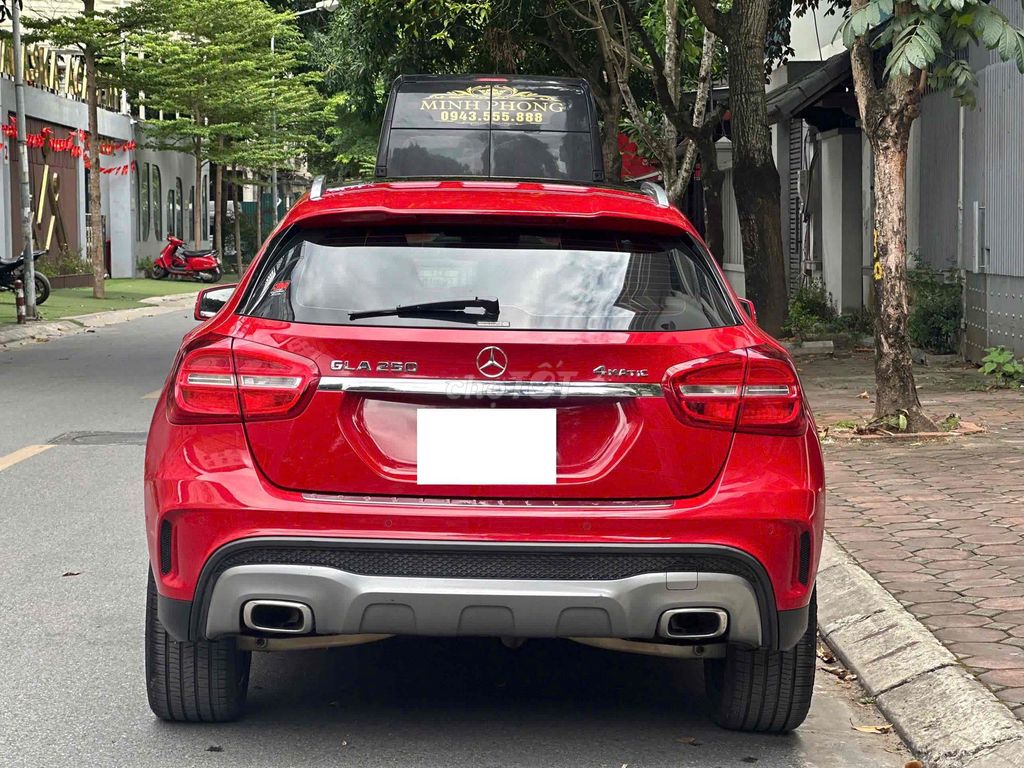Mercedes Benz GLA250 AMG 4Matic sx 2016 màu đỏ. Mua bán Ô tô tại Quận Cầu Giấy Hà Nội được đăng bởi Cao Quý hình 5