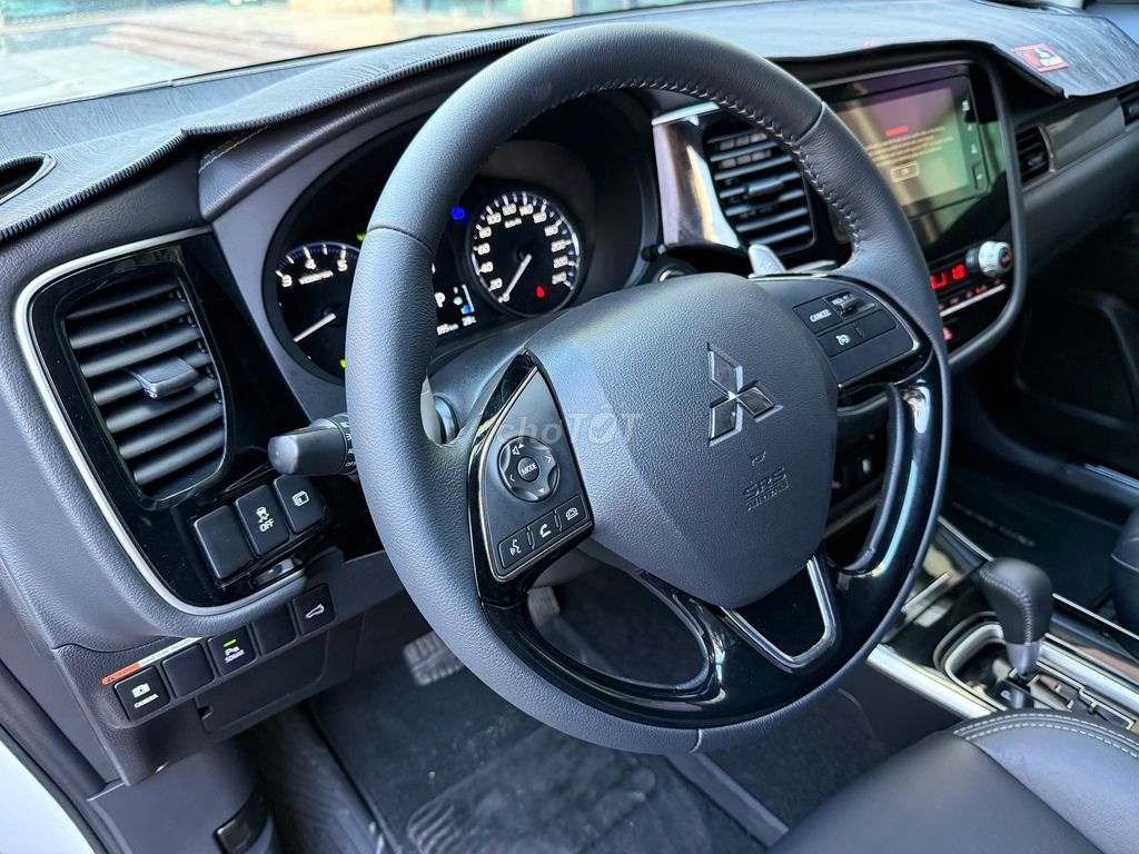 Mitsubishi Outlander Premium 2.0 CVT 2021. Mua bán Ô tô tại Quận Long Biên Hà Nội được đăng bởi PHÚC LÂM  AUTO hình 9