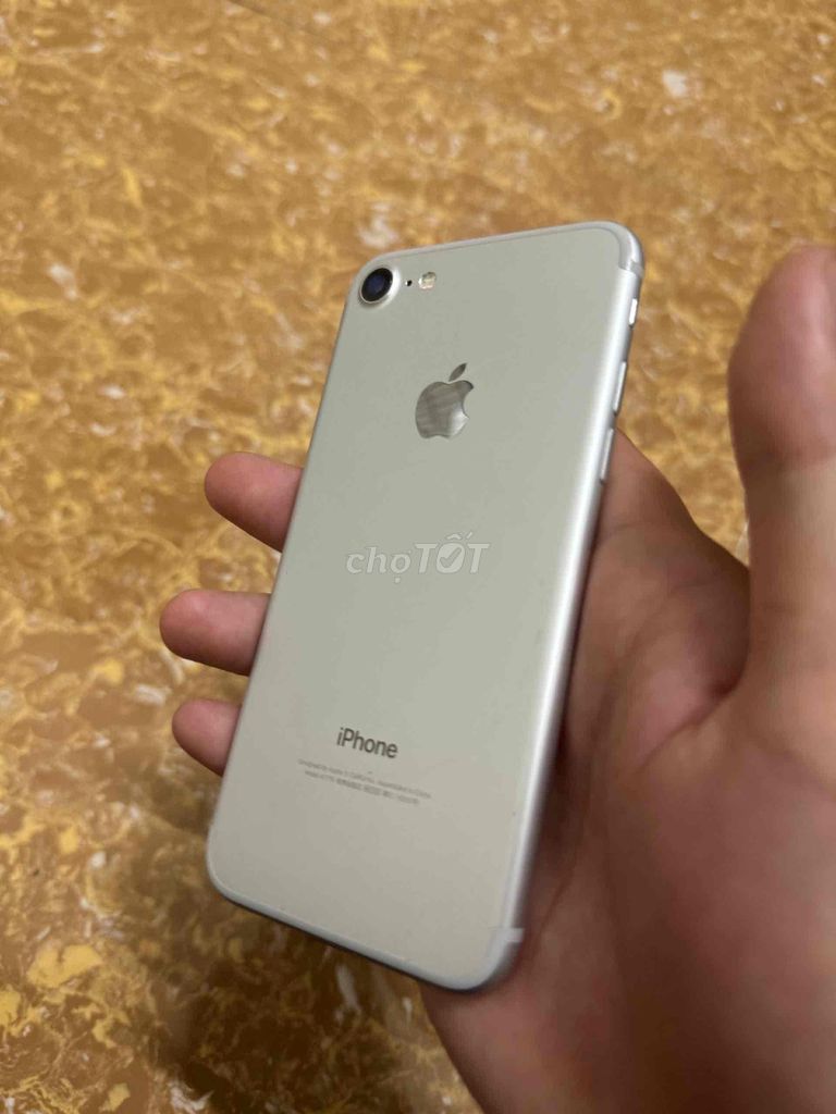 Apple iPhone 7 32GB Bạc Đã sử dụng. Mua bán Điện thoại tại Quận Hoàng Mai Hà Nội được đăng bởi Hoàng Bách hình 1