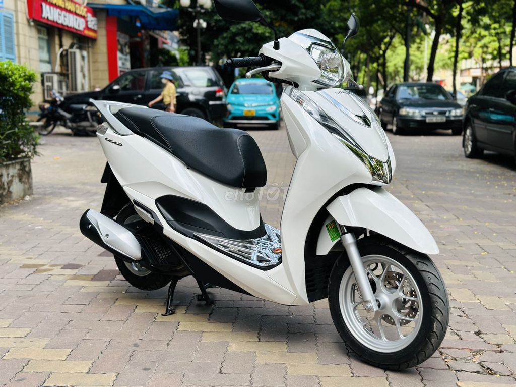HONDA LEAD 125 TRẮNG ĐÈN NÉT XE GIÁO VIÊN ĐI. Mua bán Xe máy tại Quận Cầu Giấy Hà Nội được đăng bởi TRÍ KIÊN hình 5