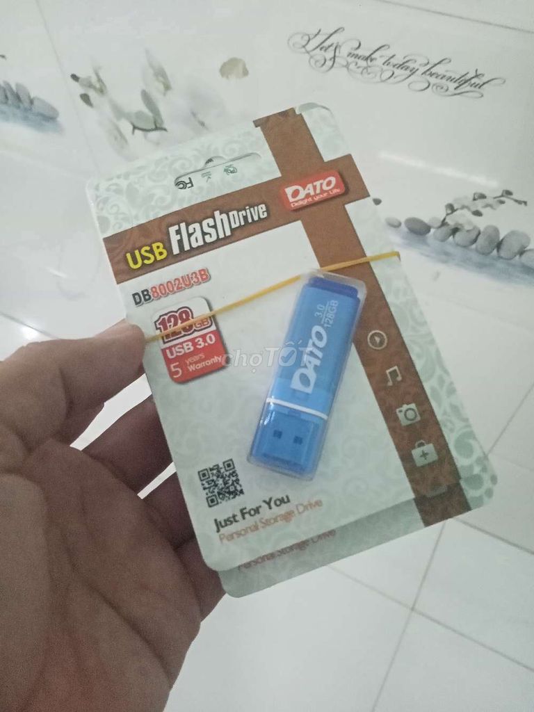 USB Flash Drive DATO DB8002U3B 128GB. Mua bán Phụ kiện (Màn hình, Chuột...) tại Huyện Củ Chi Tp Hồ Chí Minh được đăng bởi kiên hình 1