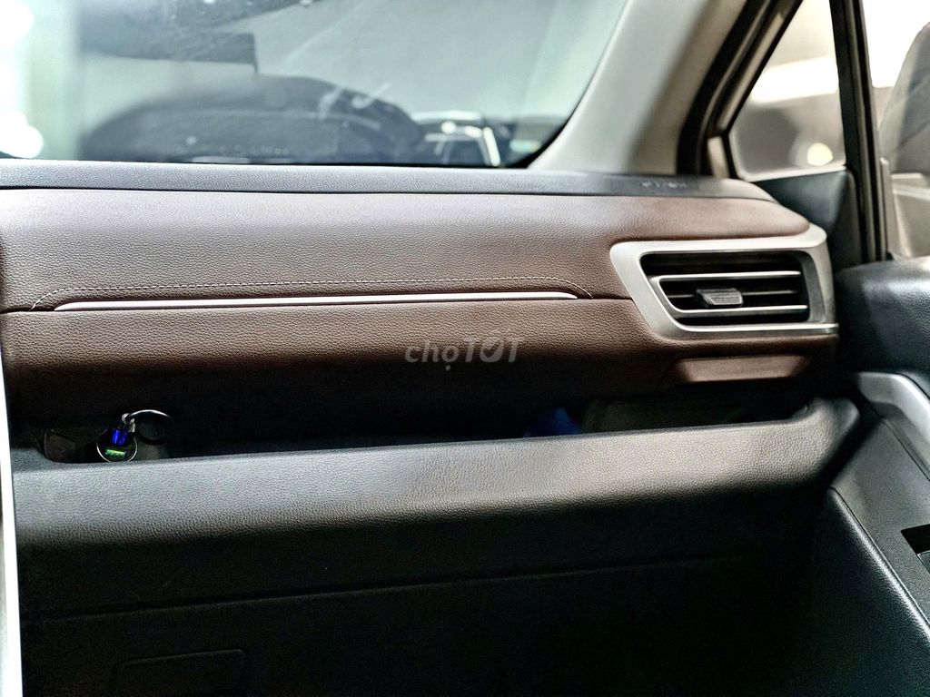 Toyota Innova Cross Model 2025  - 18000 km. Mua bán Ô tô tại Quận 12 Tp Hồ Chí Minh được đăng bởi Kim Ngân Xe Lướt hình 12