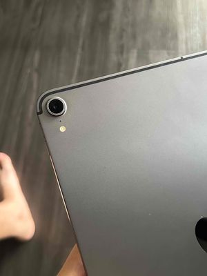 🌈 iPad Pro 2018 11inch 256Gb 4G wifi zin all. Mua bán Máy tính bảng tại Thị xã Bến Cát Bình Dương được đăng bởi Boss Táo