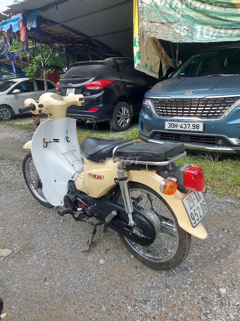 Bán xe Cub 50cc mầu vàng chính chủ. Mua bán Xe máy tại Quận Hoàng Mai Hà Nội được đăng bởi Quân hình 4