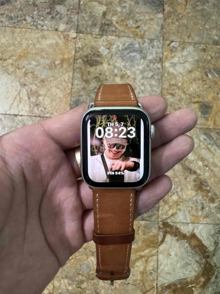 Cần Nhượng Lại Apple Watch Series 5 44mm. Mua bán Thiết bị đeo thông minh tại Thành phố Huế Thừa Thiên Huế được đăng bởi Vịt hình 1