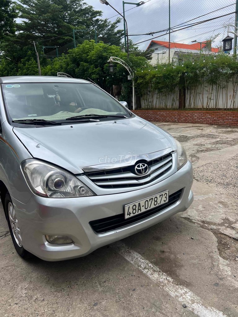 Toyota Innova 2011 G - 97000 km