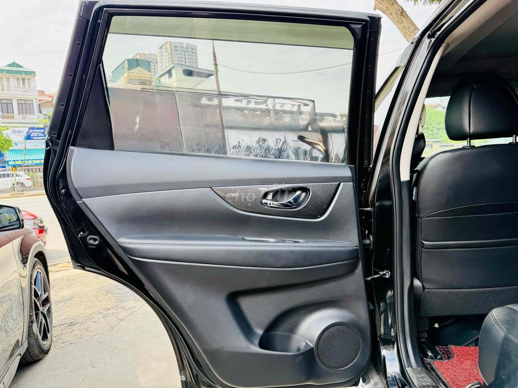 Nissan X-trail 2.5 Awd Premium. Mua bán Ô tô tại Quận Hoàng Mai Hà Nội được đăng bởi Phạm quang đồng hình 12