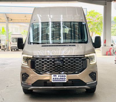 🚘 Высокий потолок Ford Transit Premium 2025 года в белом цвете