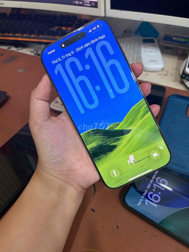 Apple iPhone 16 Pro Max lock Vàng. Mua bán Điện thoại tại Quận Lê Chân Hải Phòng được đăng bởi Sắc Việt Tượng Hồn hình 1