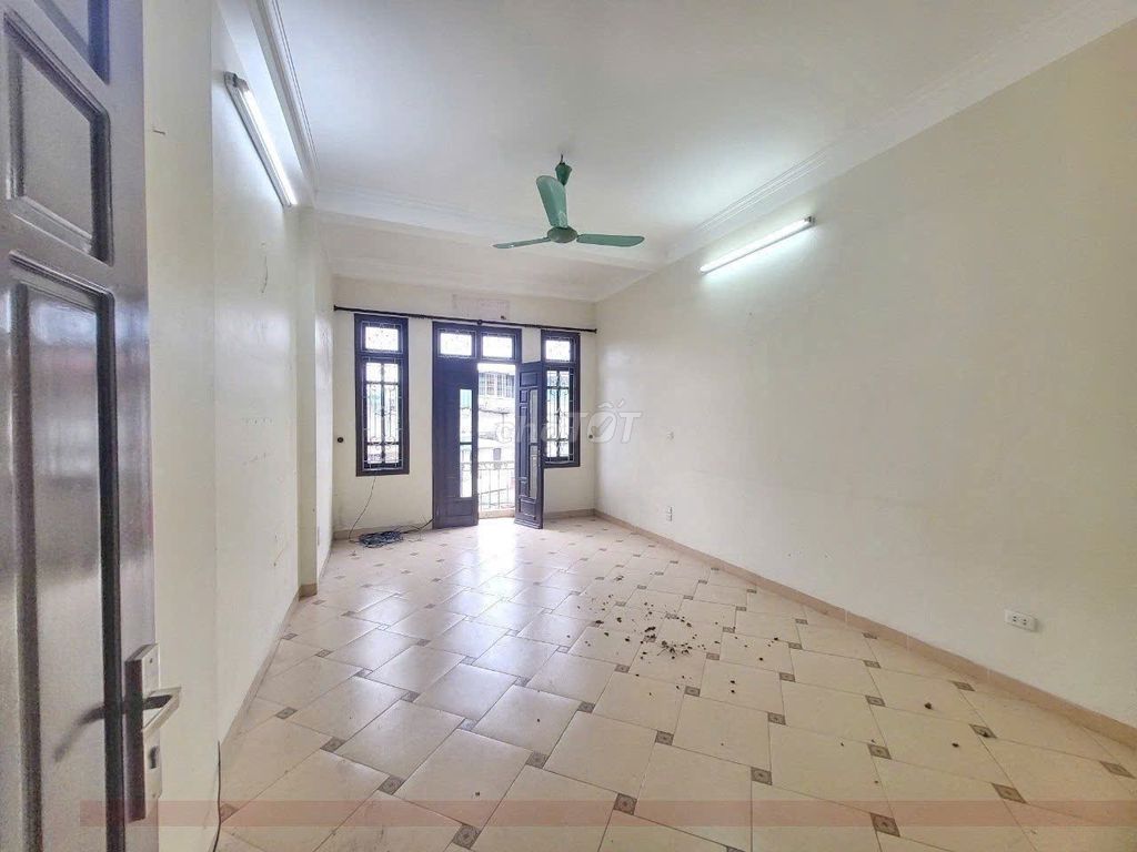 Дом Нгуен Хонга в аренду 50 м², переулок, 3 спальни, просторная площадь всего 24 кв.м