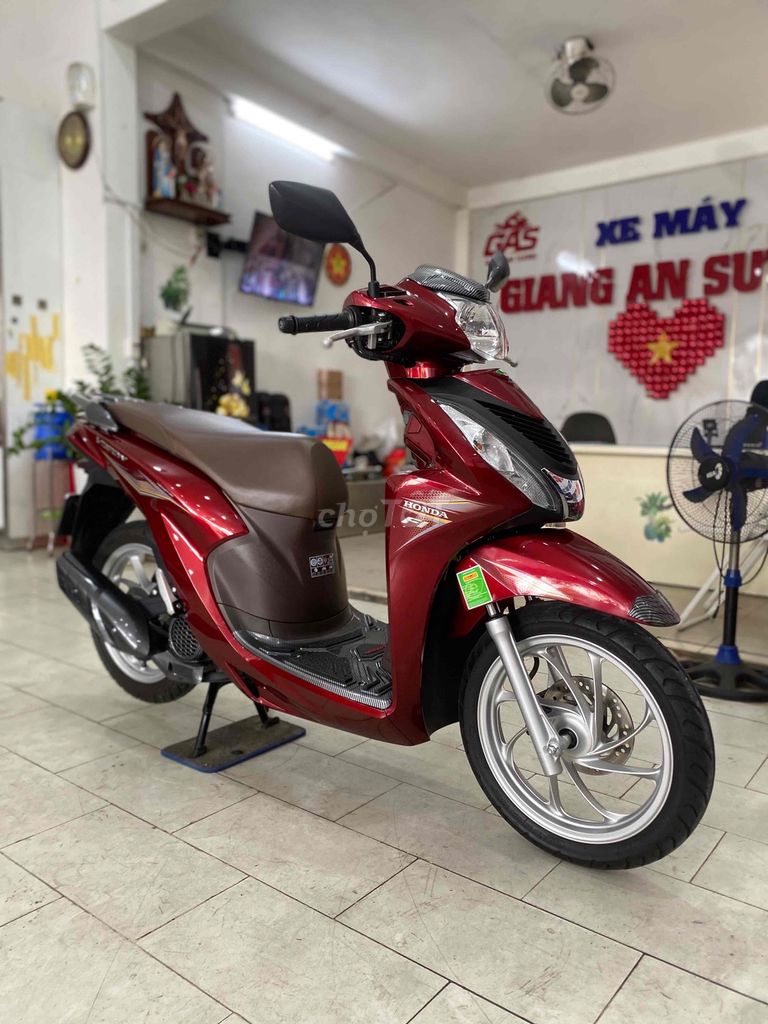 Honda Vision 110 đk 2022 màu đỏ đen BSTP. Mua bán Xe máy tại Quận 12 Tp Hồ Chí Minh được đăng bởi Xe Máy Hoàng Giang An Sương  hình 2