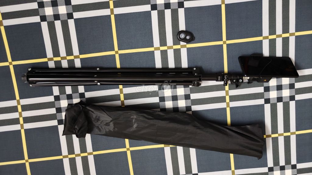 Gậy quay chụp kim loại Đen. Mua bán Phụ kiện (Màn hình, Chuột...) tại Quận Bình Thuỷ Cần Thơ được đăng bởi Thiện hình 1