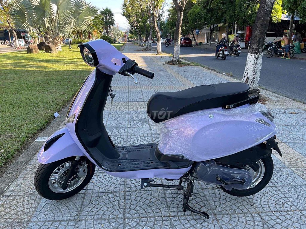 Новый фиолетовый скутер 50cc