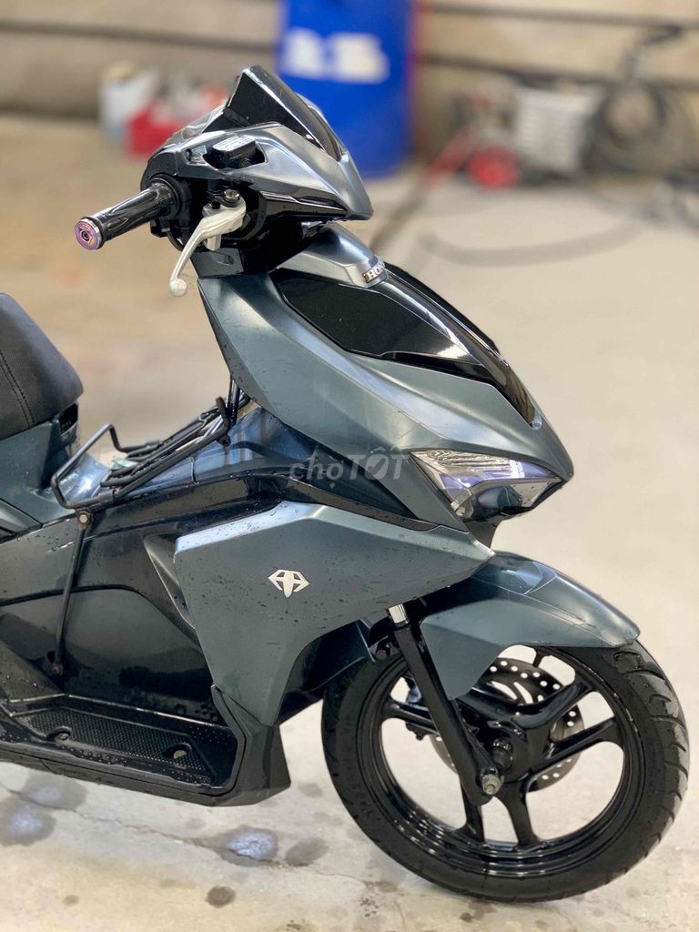 Honda Air Blade 125 LED 2016 Серо-синий с номерами Хошимина Родной двигатель