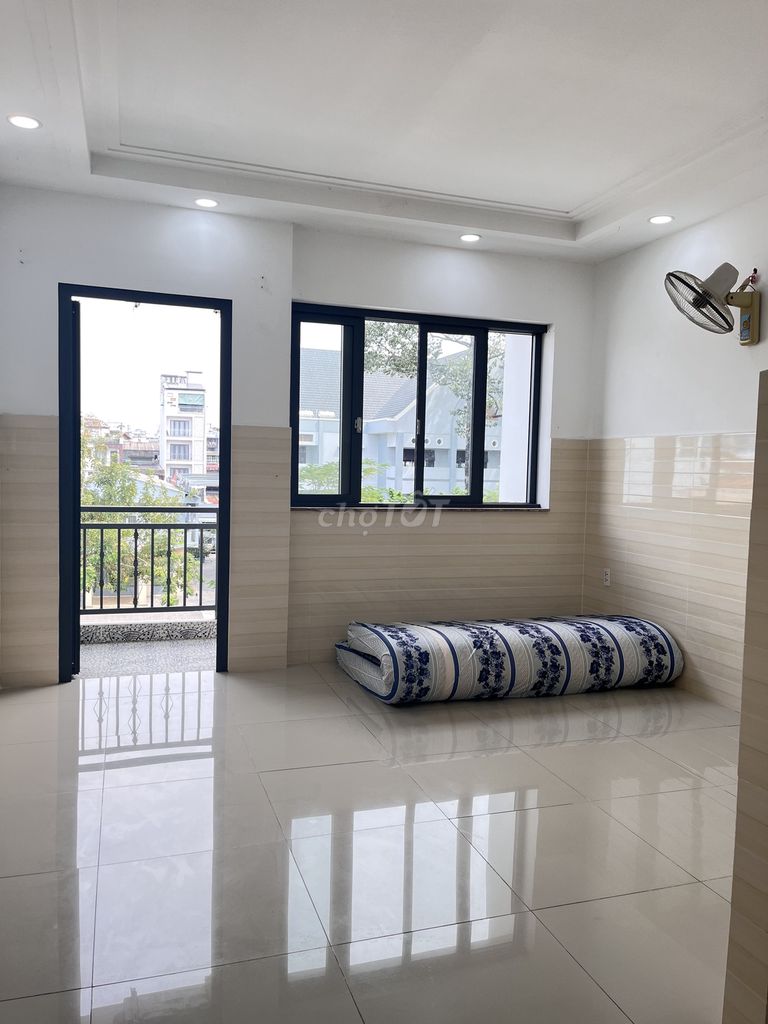 phòng trọ studio ban công, giờ tự do, đầy đủ nội thất, không chung chủ