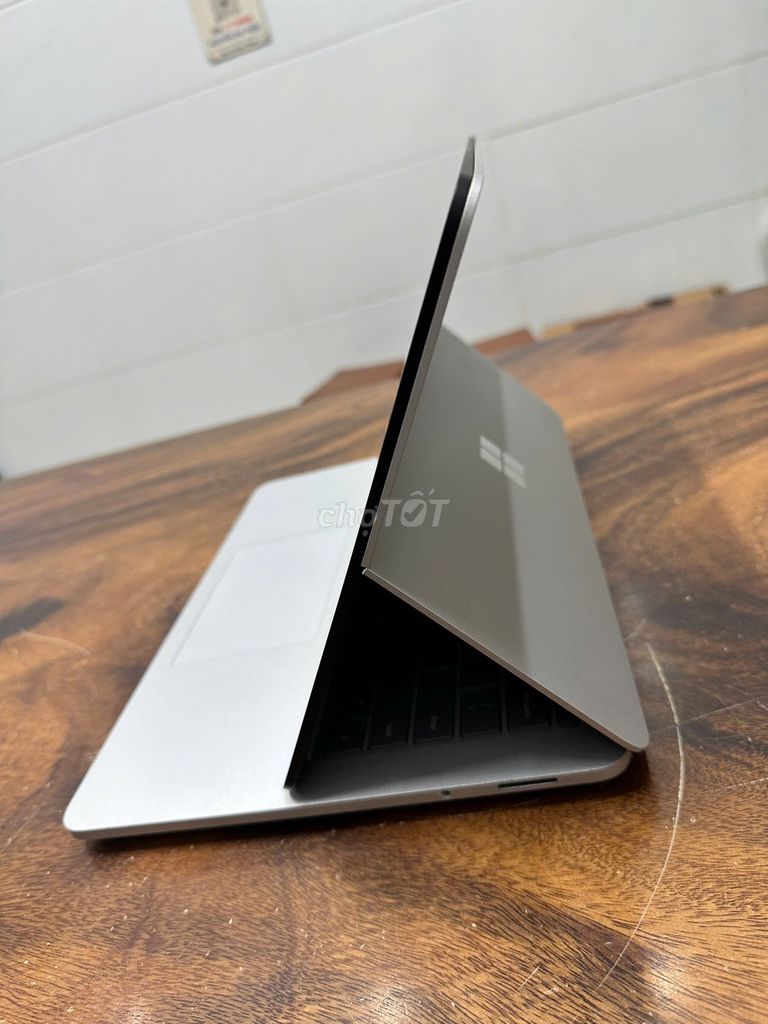 Surface Laptop Studio i7-11370H 14.5 inch 32GB/1TB. Mua bán Laptop tại Quận Tân Bình Tp Hồ Chí Minh được đăng bởi Nguyễn Phi triều hình 1