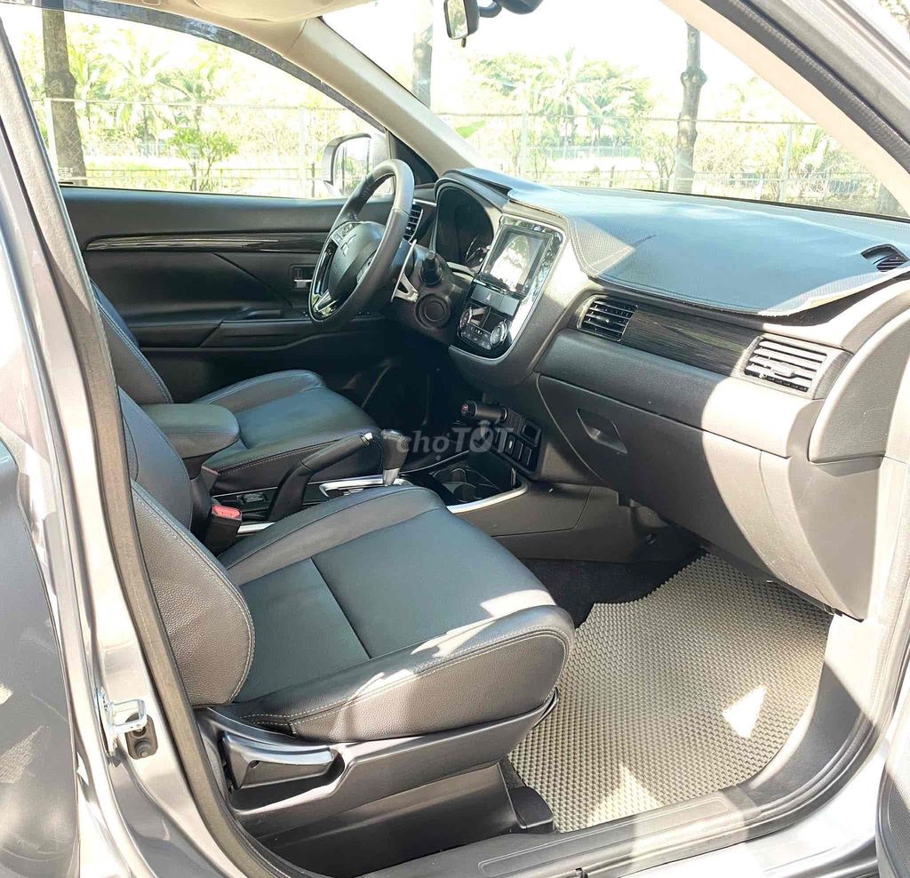 Mitsubishi Outlander 2019 2.0 Premium. Mua bán Ô tô tại Thành phố Thủ Đức Tp Hồ Chí Minh được đăng bởi Nguyễn Lê Khoan hình 8