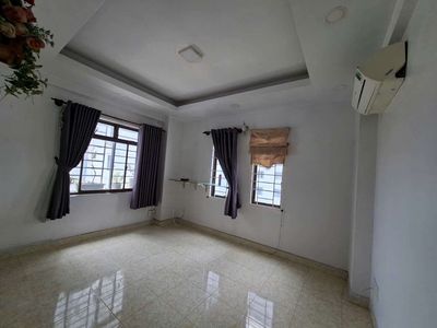 cô Hương cho thuê CH 2PN 1WC 80m nhà trống (có ML MNN) ban công 12tr