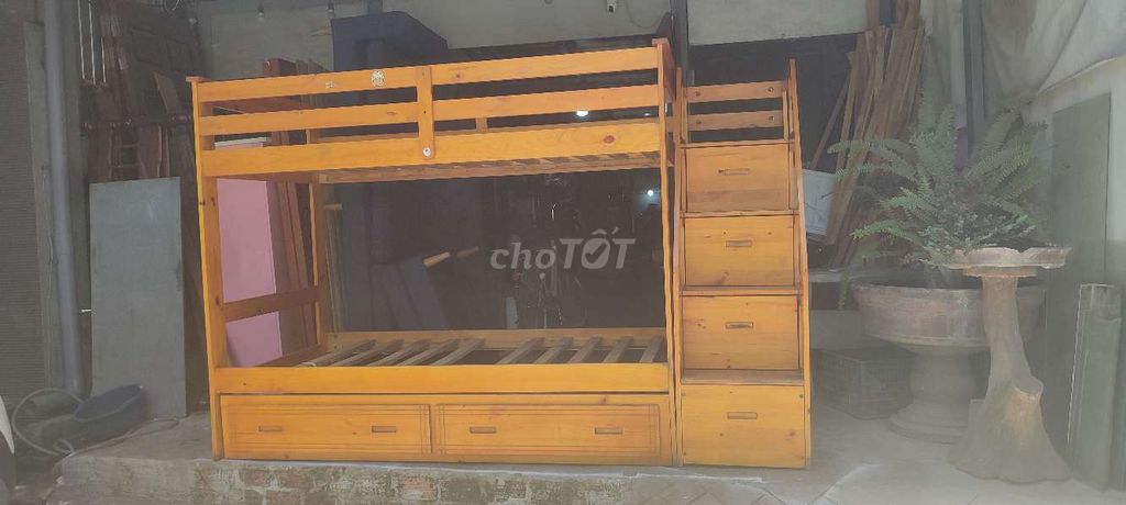 Giường tầng Gỗ Vàng 3 tầng có ngăn kéo. Mua bán Giường, chăn ga gối nệm tại Quận Cẩm Lệ Đà Nẵng được đăng bởi Thái phiên  hình 1