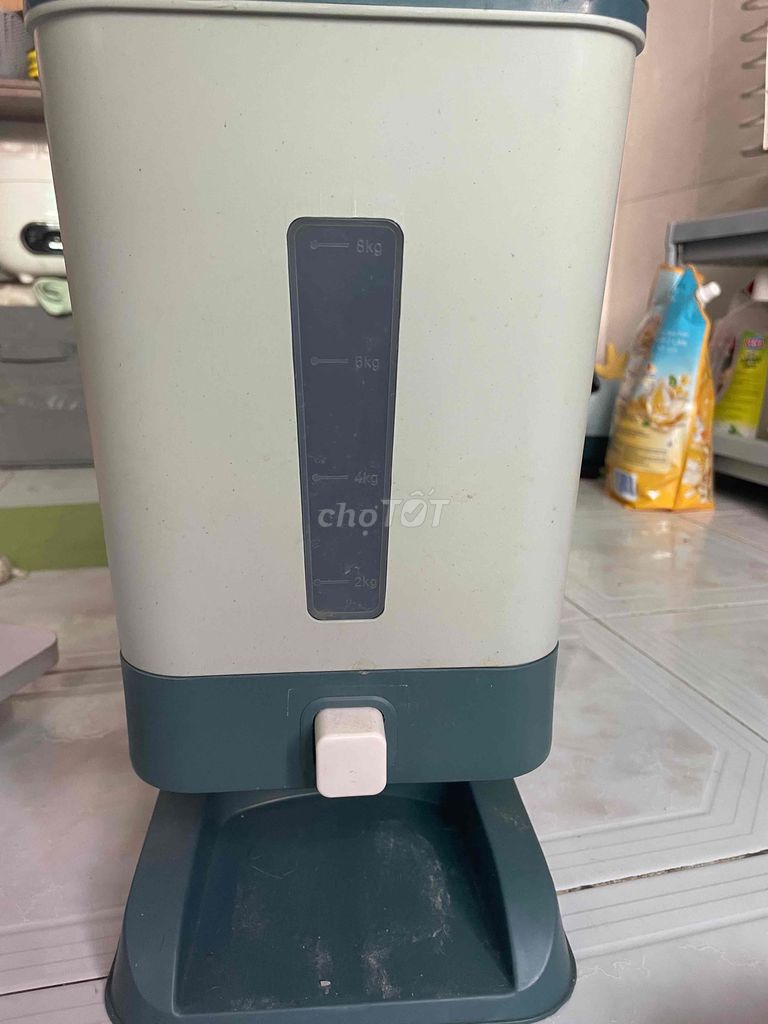 Thùng đựng gạo Nhựa 10Kg Trắng, Xanh. Mua bán Dụng cụ nhà bếp tại Quận 10 Tp Hồ Chí Minh được đăng bởi Nguyễn Huệ hình 1