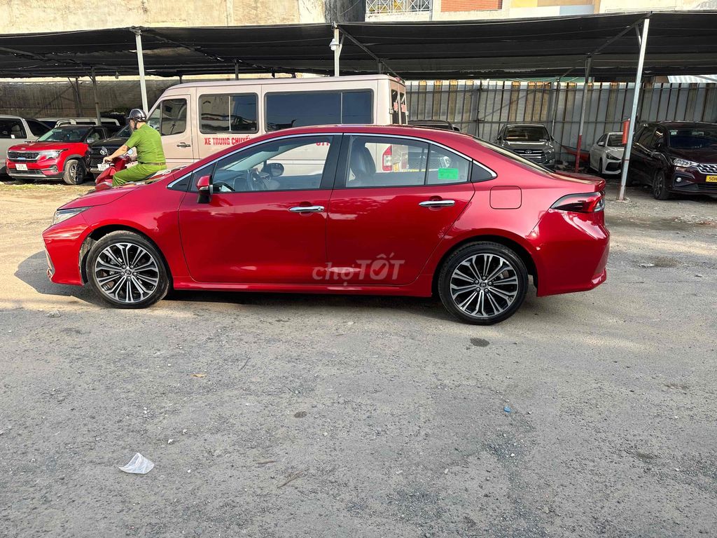 Toyota Corolla Altis 2022 1.8 V - 20000 km. Mua bán Ô tô tại Quận 8 Tp Hồ Chí Minh được đăng bởi Nguyễn Hồng Tân hình 5