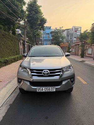 Toyota Fortuner 2.4 máy dầu số tự động đời 2020