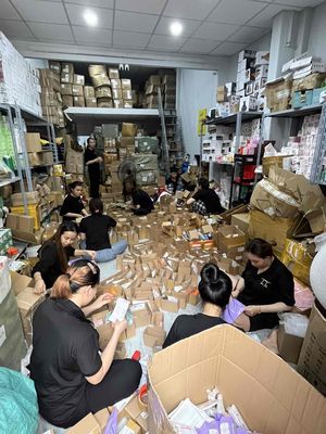Cần Tuyển 1 Nhân Viên Nữ Xử Lí / Xác Nhận Đơn Hàng