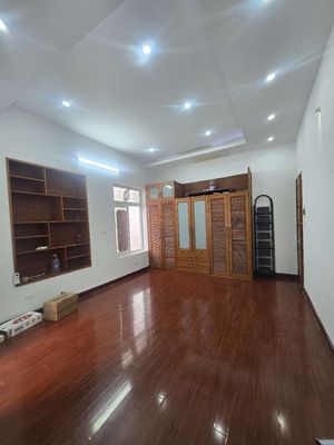 cho thuê nhà 172 Triệu Việt Vương