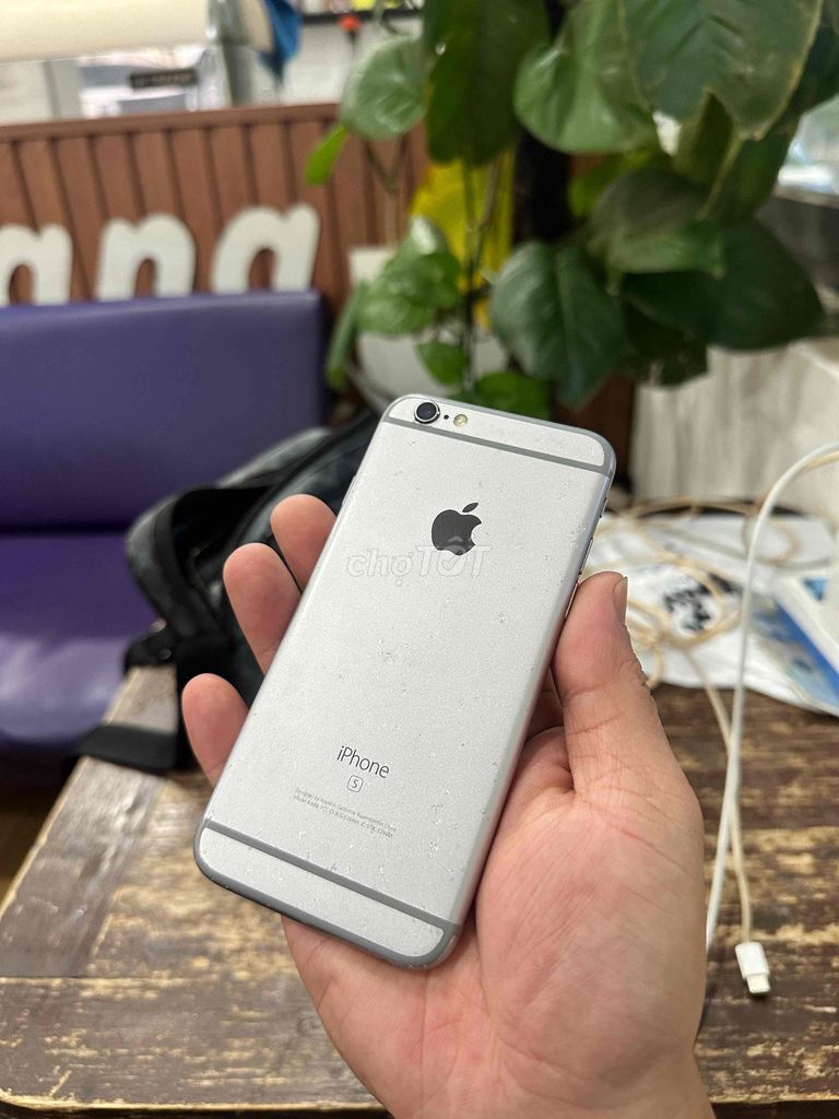 Apple iPhone 6s Bạc siêu mượt, nhỏ gọn chống cháy. Mua bán Điện thoại tại Thành phố Buôn Ma Thuột Đắk Lắk được đăng bởi Xuân Tr hình 1