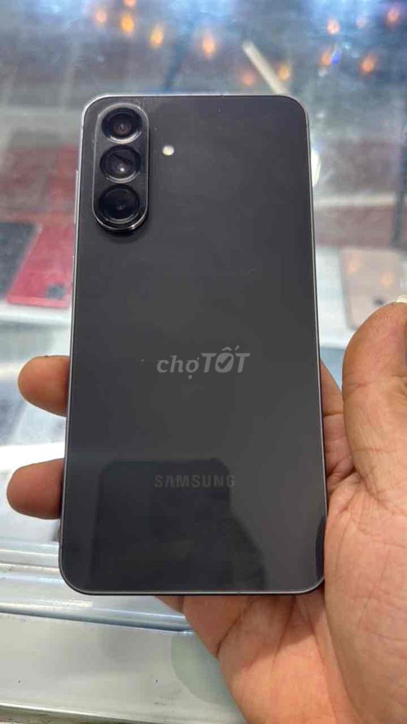 samsung a56 Ram 12 bộ nhớ 256gp bh tháng 5 2026. Mua bán Điện thoại tại Quận Hà Đông Hà Nội được đăng bởi Do Duy Quyet hình 1