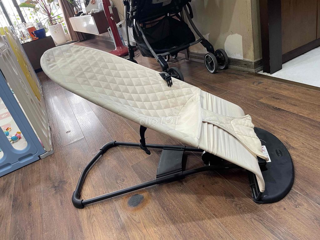 Cũi em bé gỗ sồi gấp gọn và Ghế nhún Goodluck. Mua bán Mẹ và bé tại Quận Thanh Xuân Hà Nội được đăng bởi BẮC hình 1